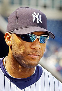 Kelly officialy peed on Gary Sheffield's wife...