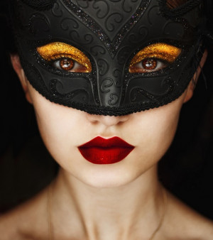Masquerade Mask Makeup – how to look stunning behind the Mask too..