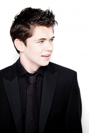 Damian McGinty Photos : Damian McGinty Glee Project pictures, bio ...