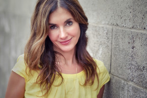 Author Interview: Lisi Harrison - Author of PRETENDERS | Miss Literati