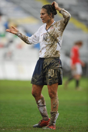 Haha Carli Lloyd! She only has mud on half of her body!!!