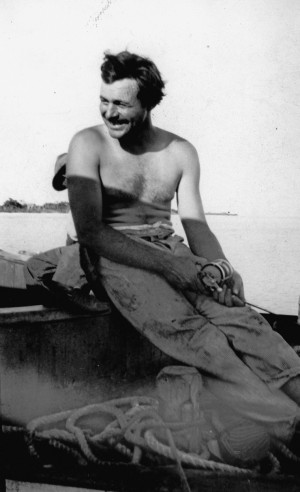 EH08124P Ernest Hemingway fishing on a boat in Key West, Florida, 1928 ...