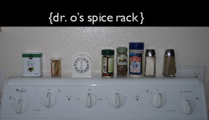 minimalist-lifestyle-small-house-kitchen-spices