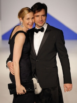 Gossip Girls Lily en Rufus zijn in real life een koppel! | ELLE