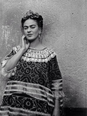... con tu voz y tus ojos lo que yo esperaba toda mi vida.” Frida Kahlo