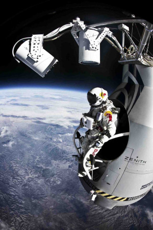 Felix Baumgartner quelques secondes avant de sauter dans le vide…!