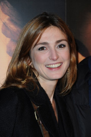 Julie Gayet at event of La délicatesse (2011)