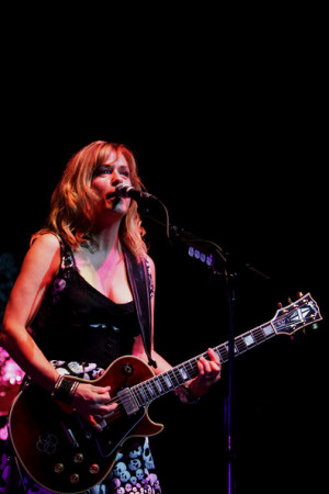 the bangles play sydney in this photo vicki peterson vicki peterson of