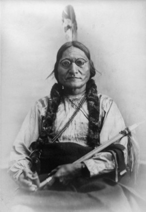 Description Sitting Bull 1881.jpg