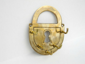 Skeleton Key Hole Rack - Brass Lock Key Hook