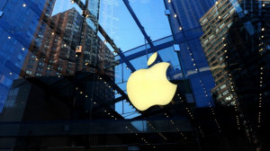Apple's Rift With Comcast Complicates Potential NBCU Deal - Hollywood ...