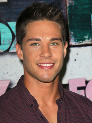 Dean Geyer…. Hot stuff.