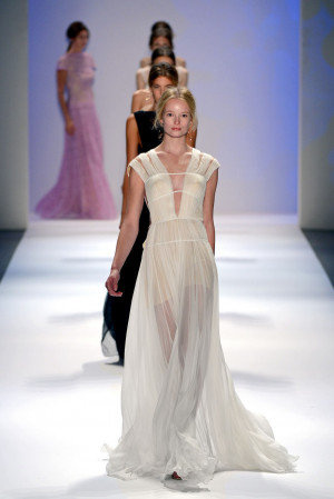 Maud Welzen For Tadashi Shoji Spring 2013 Ny Fashion Week picture