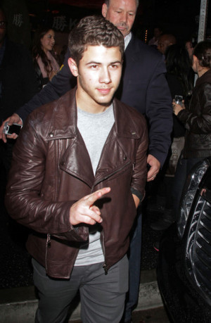 Nick+Jonas+Joe+Jonas+new+girlfriend+Blanda+L-bMdjxeTtTl.jpg