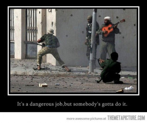 Funny photos funny man playing guitar war
