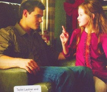 Mackenzie Foy and Taylor Lautner
