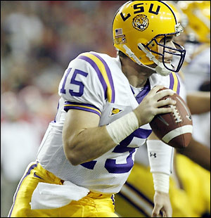 Matt Flynn threw for 196 yards and two touchdowns in LSU's 40-3 Peach ...