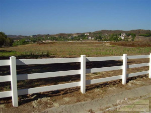 White Vinyl 3 Rail Fence