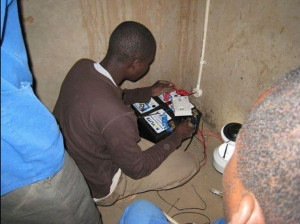 Young African Built Windmills from Garbage (19 pics)