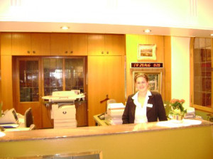 Receptionist Hotel Columbia...