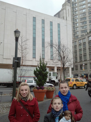 Three little girls in front of the beautiful Manhattan Temple.