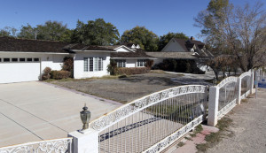 90 plot summary trivia quotes news reviews cast crew amp trivia quotes ...