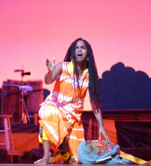 Giwayen Mata - Omi singing Lonzo
