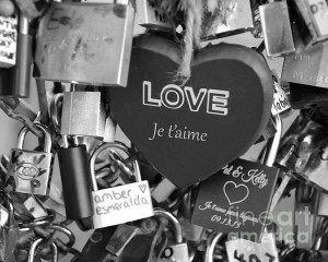 paris-black-and-white-photography-love-locks-padlocks-locks-of-love ...