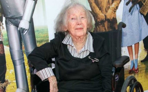 Ruth Robinson, the longest surviving female munchkin from the 1939 ...