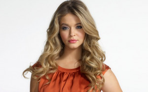 Pretty Little Liars Star Sasha Pieterse Dishes on the Summer Finale ...