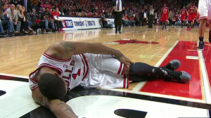 Derrick Rose clutches his knee during the Bulls 103 - 91 win over the ...