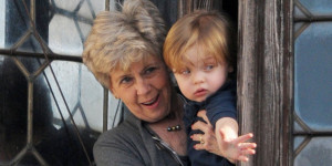 Brad Pitt’s Mother Gets Death Threats Over Pro-Romney Letter