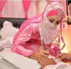 NiKaH HoNe Se PaHlE YeH BaAt LiKh DeNa