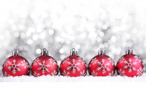 Red-Christmas-decorations-christmas-22228015-1920-1200.jpg