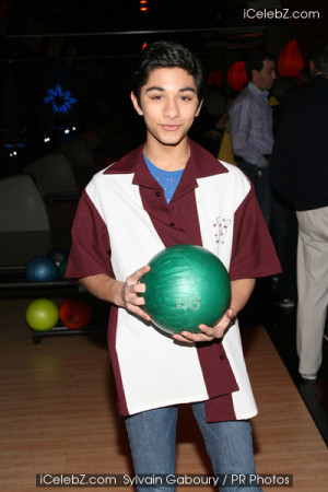 Second Stage Theatre's 2009 All-Star Bowling Classic - Arrivals