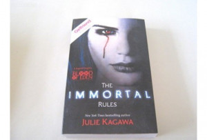 JULIE KAGAWA....THE IMMORTAL RULES.... SOFTCOVER BOOK....AS NEW