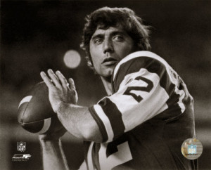 Joe Namath – Posed Passing Without Helmet (B & W) Photo