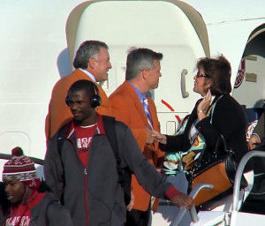 Nick Saban's wife, Terry, shakes hands with a Discover BCS Orange Bowl ...