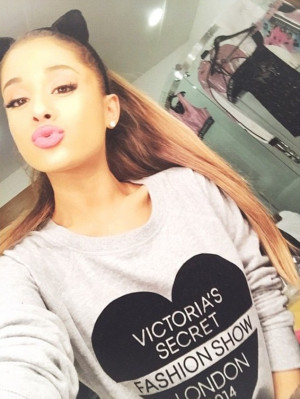 Photo : Instagram/Ariana Grande) Ariana Grande has issued an apology ...