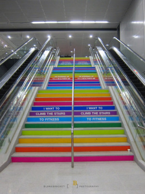 Stairs in Singapore (I want to climb the stairs to fitness.)