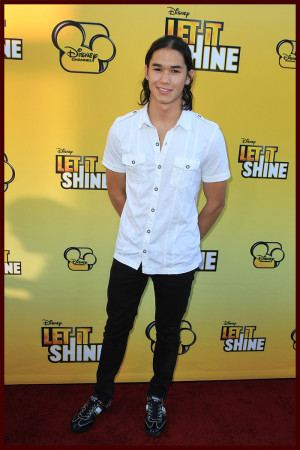 tyler james williams at the let it shine movie premiere