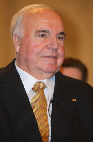 Helmut Kohl Helmut Kohl Attends Schleyer Award PeU95ehP350l jpg