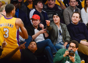 ... keep reading to see more photos from his night out at a Lakers game