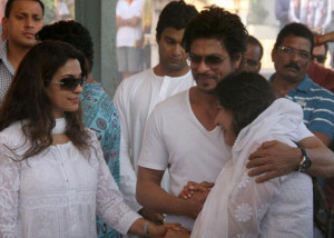 Shah Rukh Khan rushed to Bobby Chawla 39 s funeral after Kochadaiiyaan