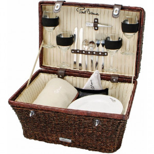 this exclusive picnic basket includes a 160 x 125cm fleece picnic ...