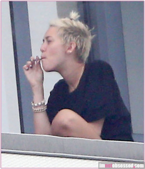 miley cyrus in miami 4 MILEY LIED TO LIAM! BACK ON DRUGS! After ...