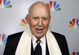 Carl Reiner arrives for the taping of 