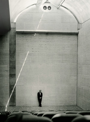 Louis Kahn at the Kimbell Art Museum in Fort Worth, Texas (1972 ...