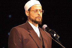Imam Zaid Shakir delivers a talk on Ramadan at the Islamic Society of ...