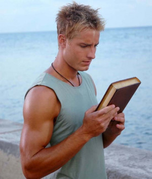 Justin Hartley Picture Thread